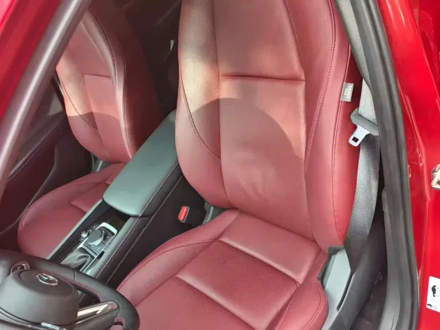 Mazda Axela — Фото автомобиля 6
