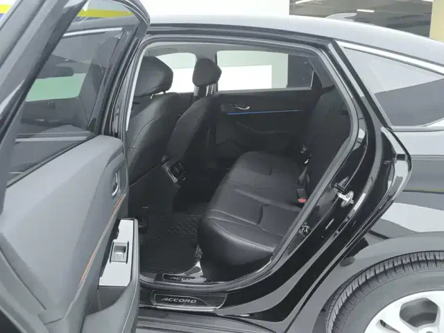 Honda Accord — Фото автомобиля 11