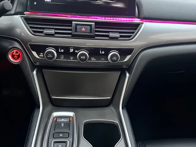 Honda Accord — Фото автомобиля 14