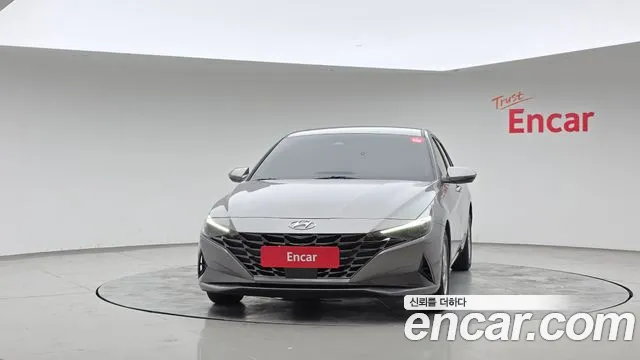 Hyundai AVANTE Avante (CN7) — Фото автомобиля 3