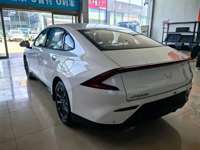 Wuling Starlight — Фото автомобиля 9
