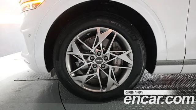 Genesis GV70 2.5T Бензин 2WD — Фото автомобиля 3