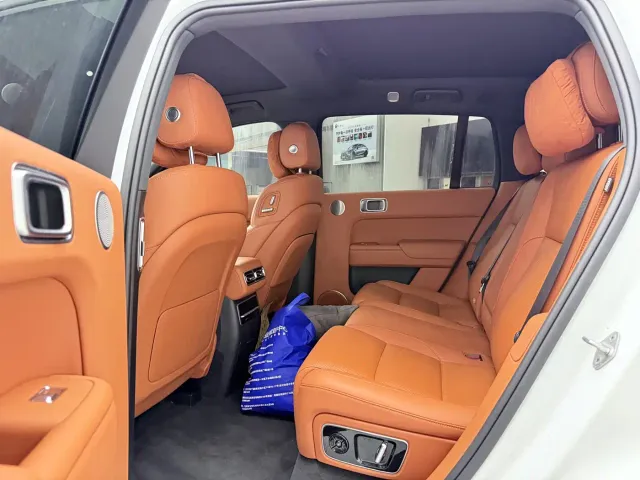 Li Auto L7 — Фото автомобиля 10