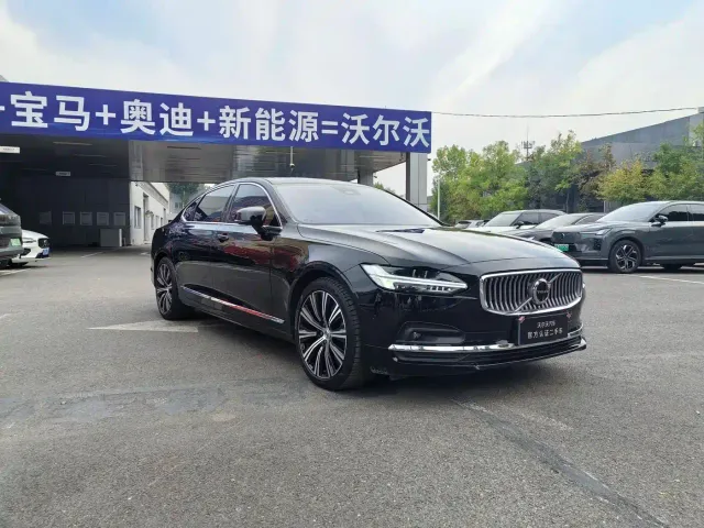 Volvo S90 — Фото автомобиля 3