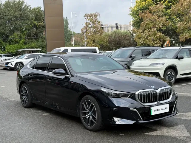 BMW i5 — Фото автомобиля 3
