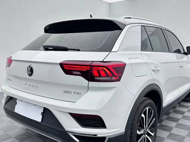 Volkswagen T-Roc — Фото автомобиля 9
