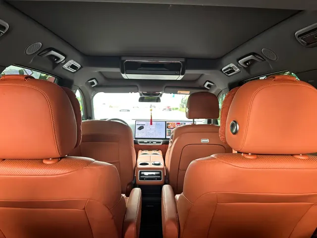 Li Auto L8 — Фото автомобиля 13