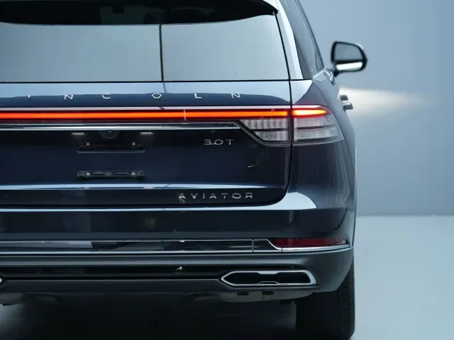 Lincoln Aviator — Фото автомобиля 5