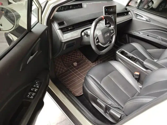 Nezha Auto Nezha V 2022 Trend 400 Lite — Фото автомобиля 15