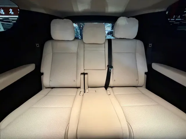 Li Auto MEGA — Фото автомобиля 24
