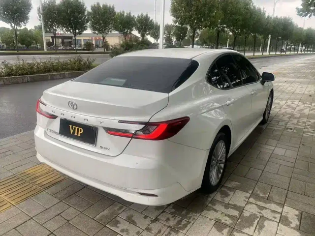 Toyota Camry — Фото автомобиля 4