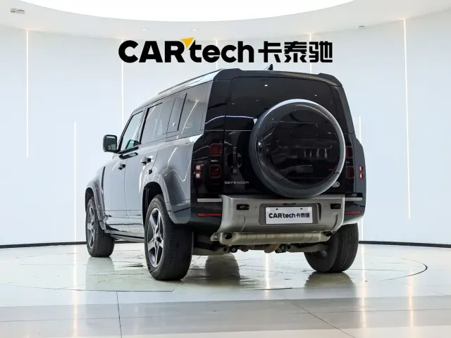 Land Rover Defender — Фото автомобиля 4