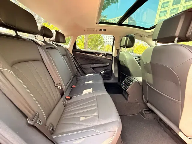 Volkswagen Passat — Фото автомобиля 8