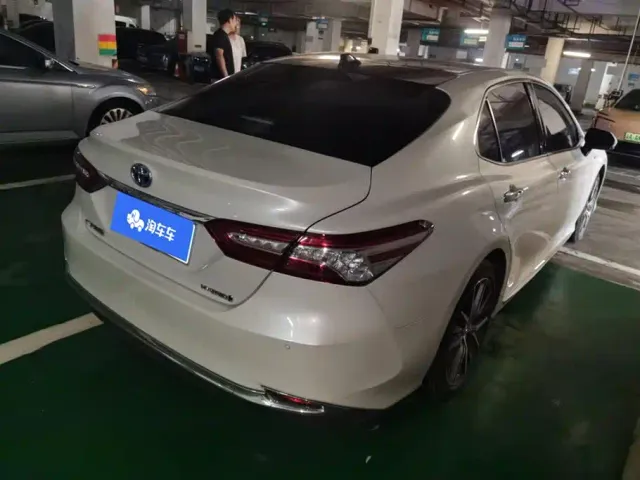 Toyota Camry — Фото автомобиля 3