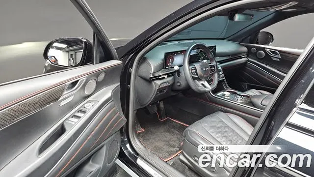 Genesis GV80 — Фото автомобиля 12