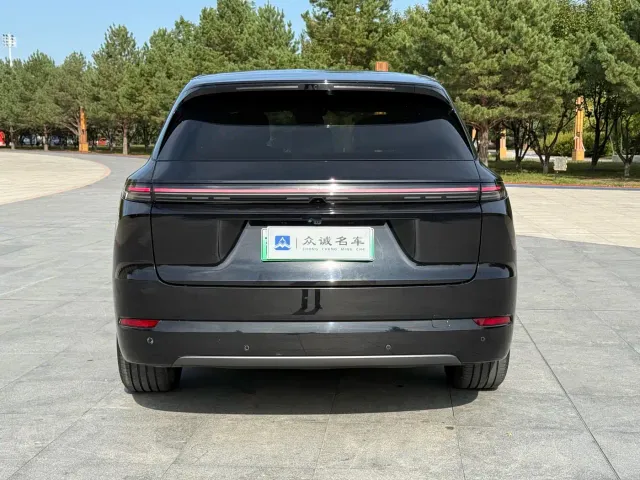 Li Auto L7 — Фото автомобиля 7