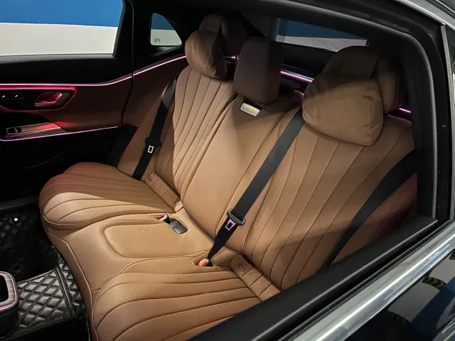 Mercedes-Benz E-Class — Фото автомобиля 10