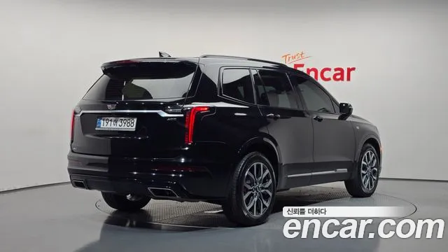 Cadillac XT6 — Фото автомобиля 2