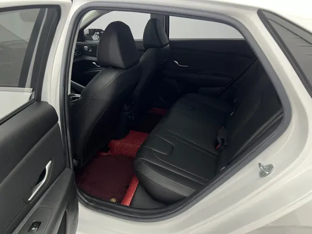 Hyundai Elantra — Фото автомобиля 14