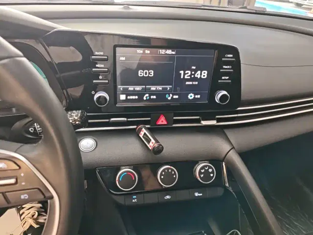 Hyundai Elantra — Фото автомобиля 12