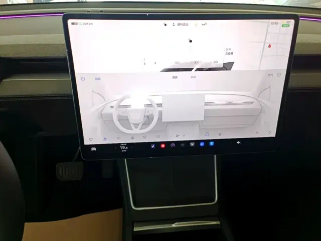Tesla Model Y — Фото автомобиля 12