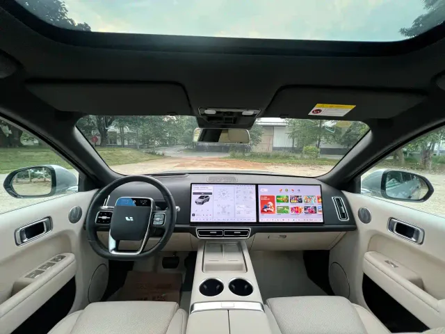 Li Auto L8 — Фото автомобиля 9