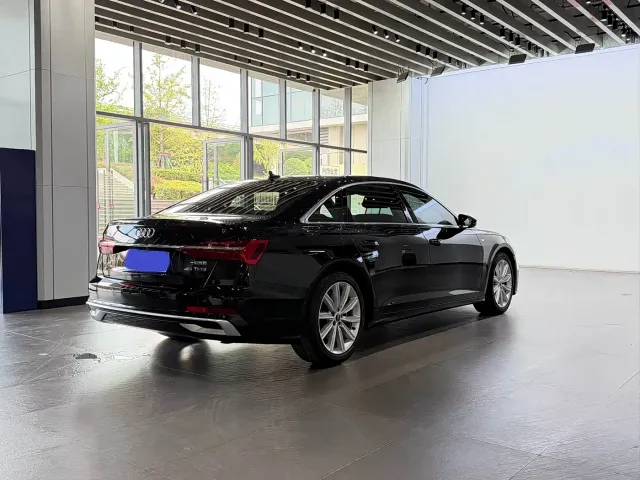 Audi A6L — Фото автомобиля 16