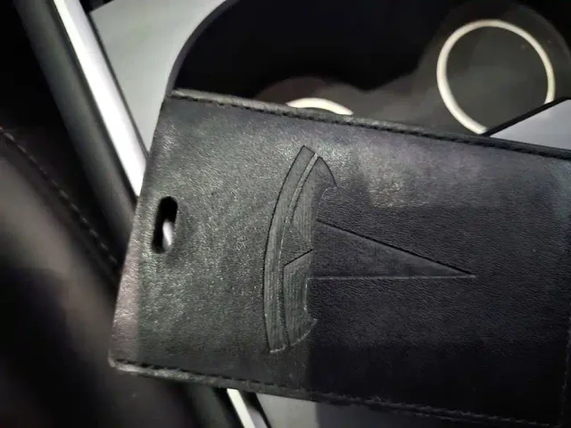 Tesla Model 3 — Фото автомобиля 8