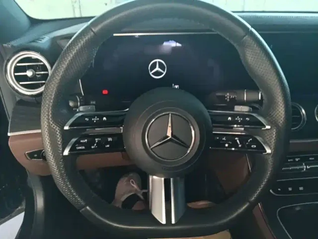 Mercedes-Benz E-Class — Фото автомобиля 10