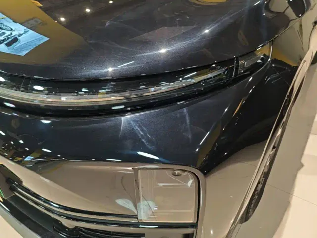 Li Auto L7 — Фото автомобиля 23