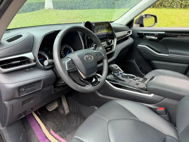 Toyota Highlander — Фото автомобиля 7