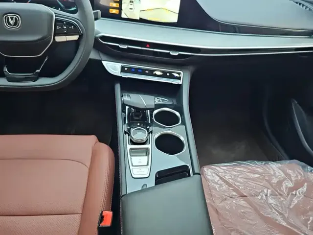 Changan Eado — Фото автомобиля 16