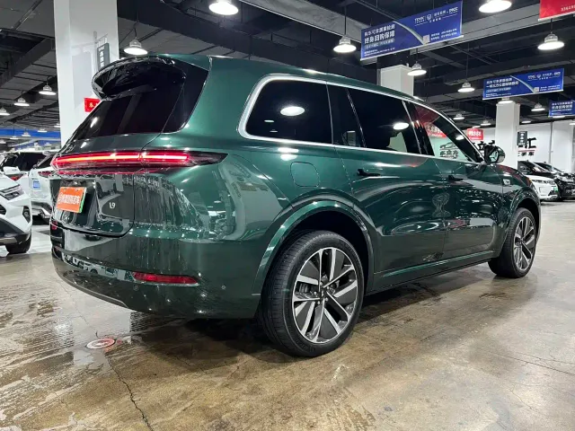 Li Auto L9 — Фото автомобиля 9