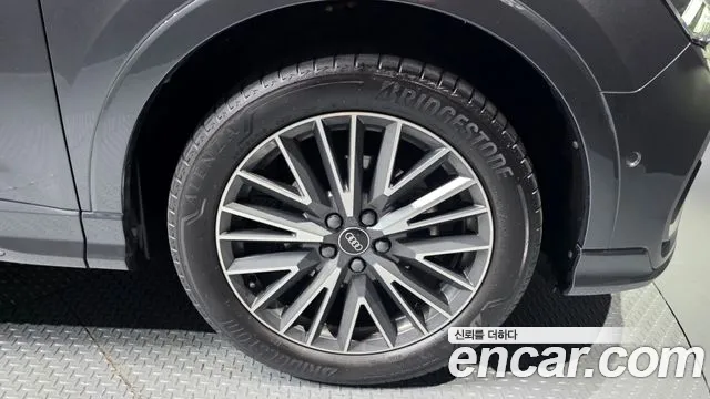 Audi Q3 35 TDI quattro Premium — Фото автомобиля 5
