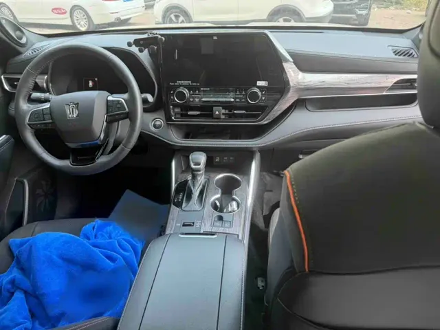 Toyota Crown Kluger — Фото автомобиля 13