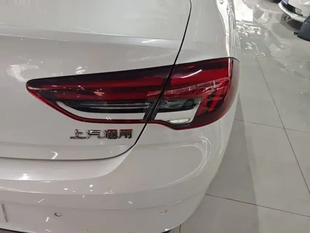 Buick Regal — Фото автомобиля 7
