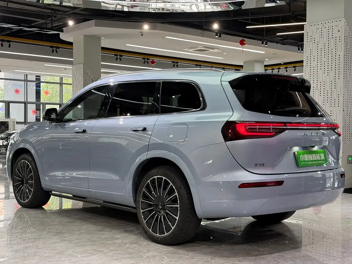 AITO Wenjie AITO M7 2022 1.5T 4WD Flagship Edition — Фото автомобиля 15
