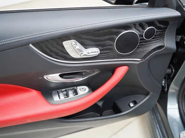 Mercedes-Benz E-Class — Фото автомобиля 6