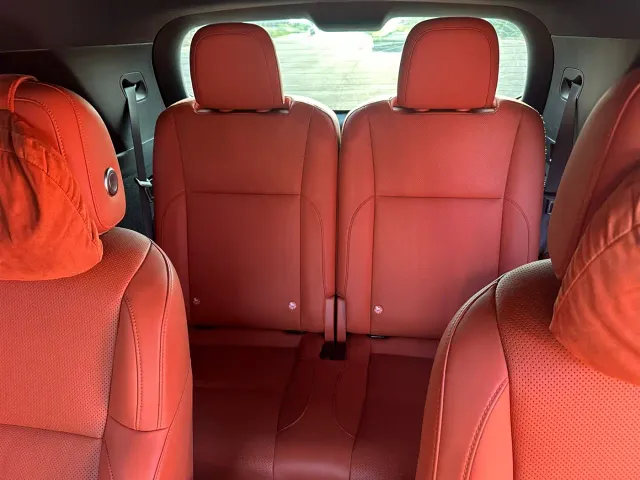 Li Auto L8 — Фото автомобиля 13
