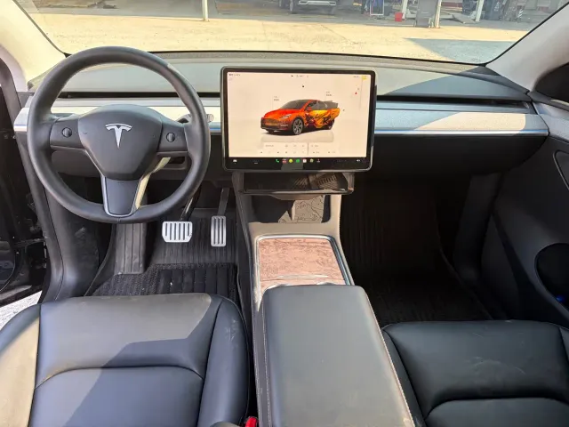 Tesla Model Y — Фото автомобиля 5