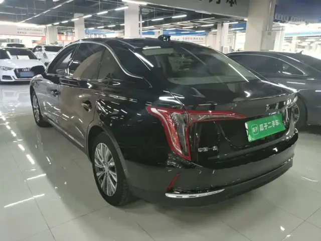 Hongqi E-QM5 — Фото автомобиля 4