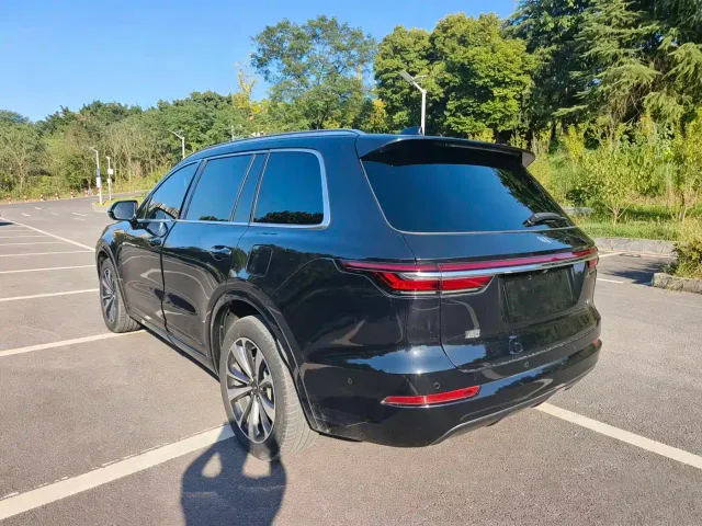 Li Auto ONE — Фото автомобиля 12