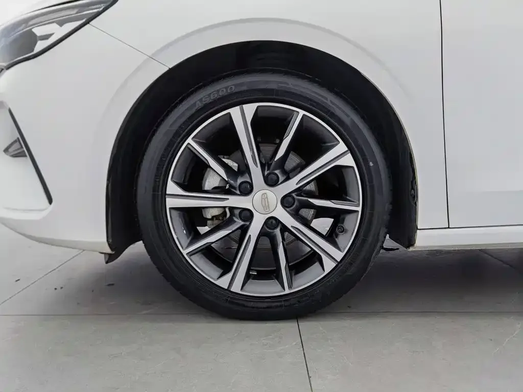 Geely Emgrand 2022 4th Generation 1.5L CVT Premium — Фото автомобиля 17