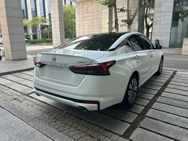 Nissan Teana — Фото автомобиля 5