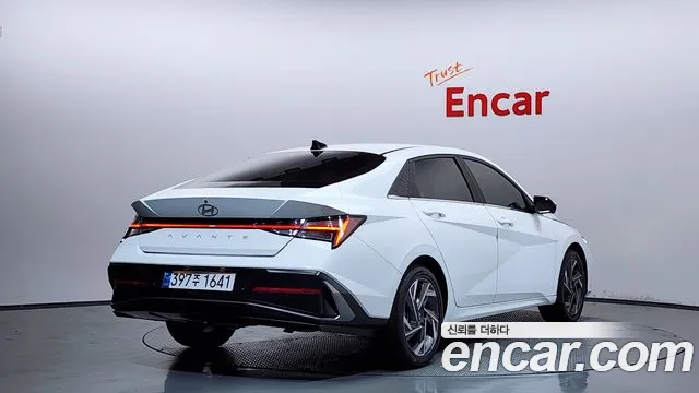 Hyundai AVANTE — Фото автомобиля 2