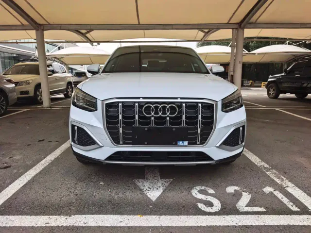 Audi Q2L — Фото автомобиля 2