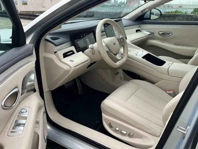 BYD Seal 08 — Фото автомобиля 8