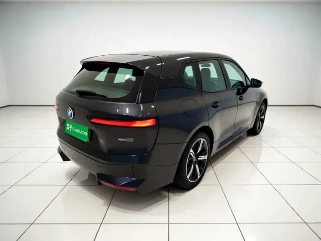 BMW iX — Фото автомобиля 6