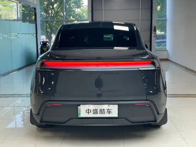 Tesla Model Y — Фото автомобиля 25