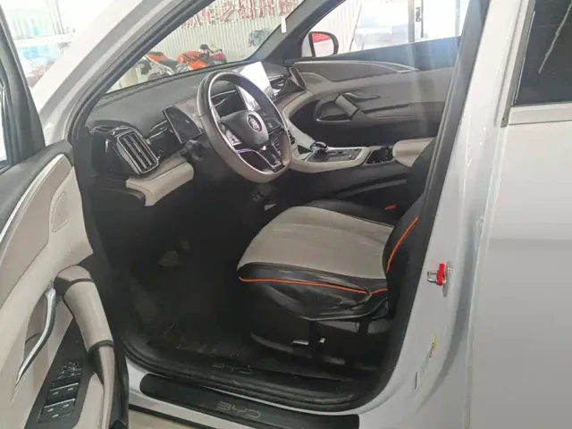 BYD Song Pro — Фото автомобиля 9